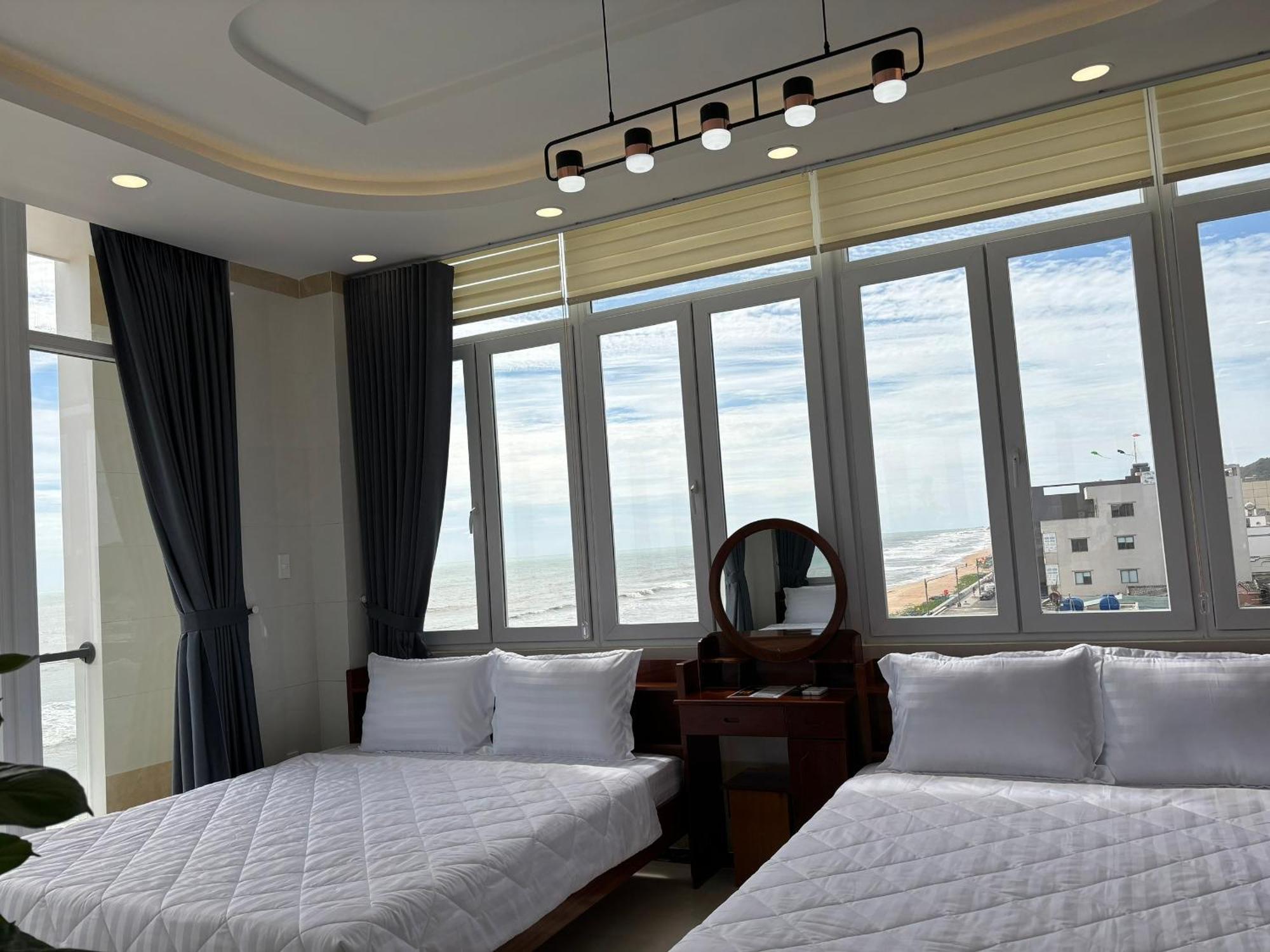 Khach San A68 Hotel Long My Екстериор снимка